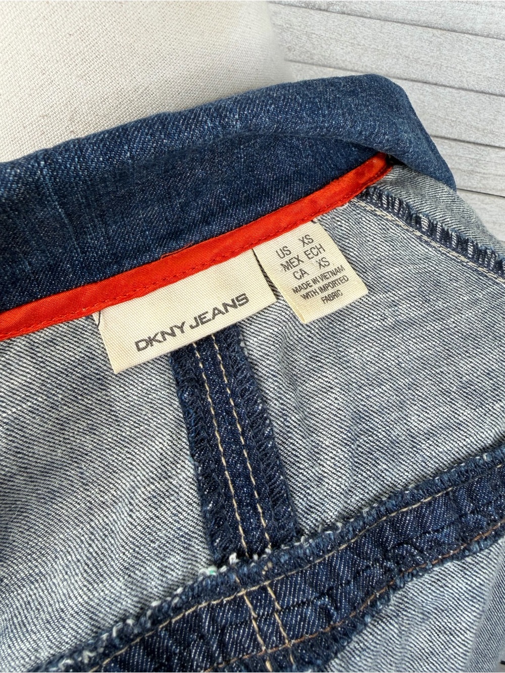 DKNY JEANS Women's Dark Wash Jean Jacket Peter Pan Collar Button Front-XS - Picture 4 of 5